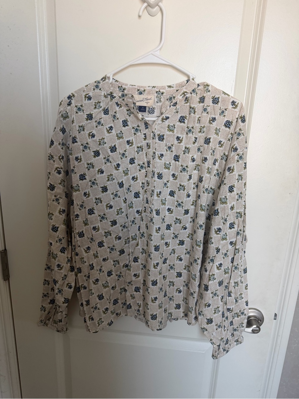 Universal Thread Cream Floral Button-Front Blouse
